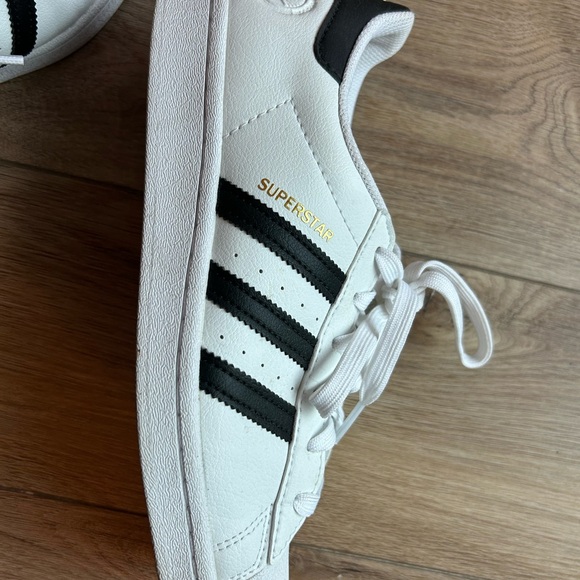 Adidas Superstar Leather Shell Toes - Picture 4 of 8
